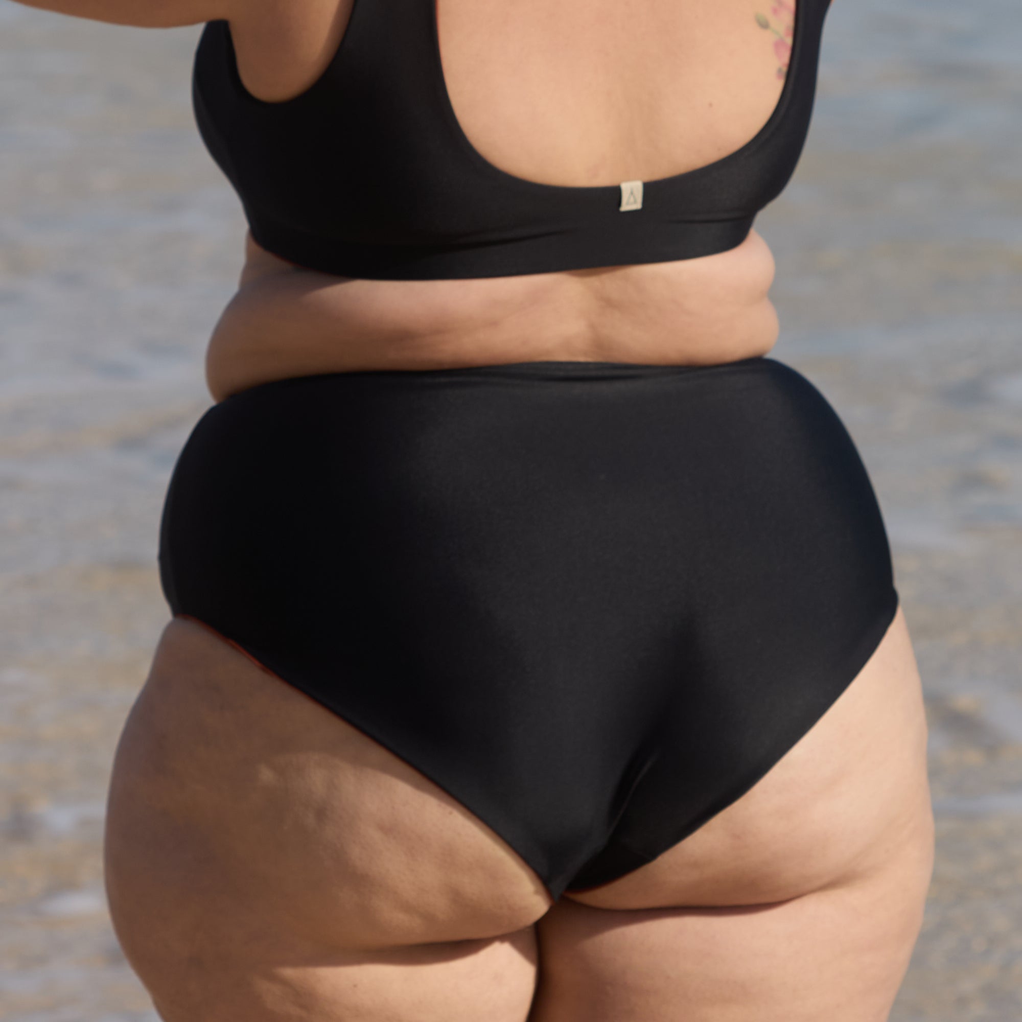INASKA_High_Waist_Bikini_Hose_PURE_Schwarz_Rostbraun