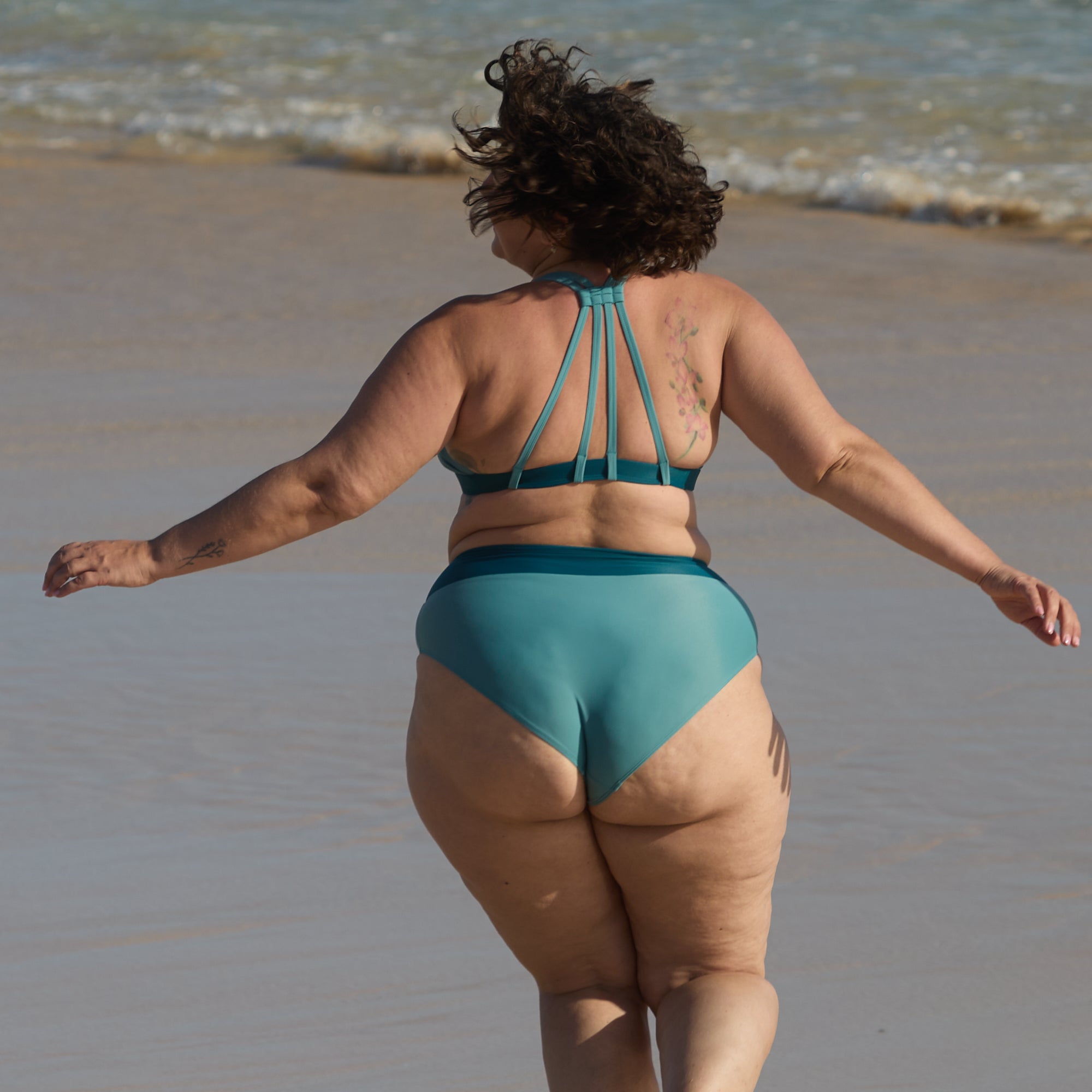 Sportbikini Oberteil WILD Eisblau Petrol