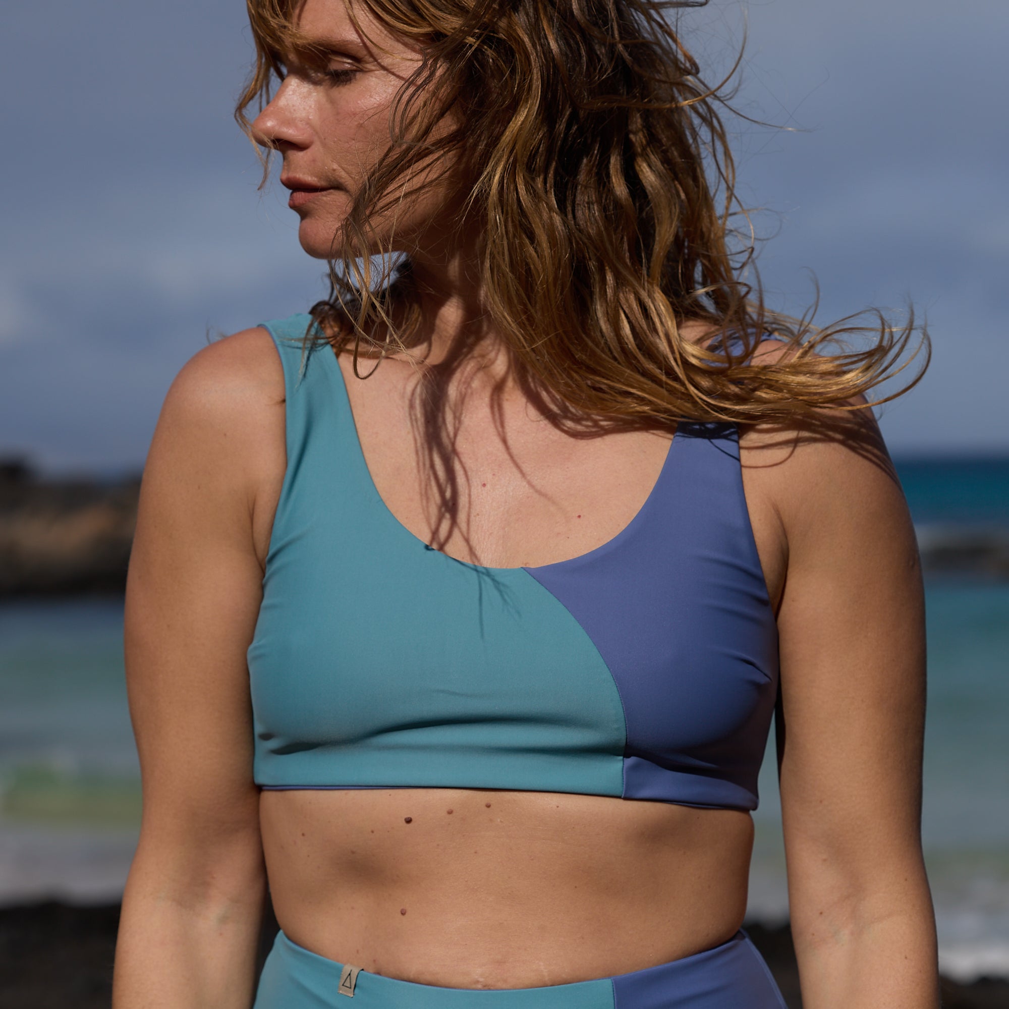 Eco+ Limited Edition Wendbares Bikini Oberteil PURE Eisblau Lavendelblau