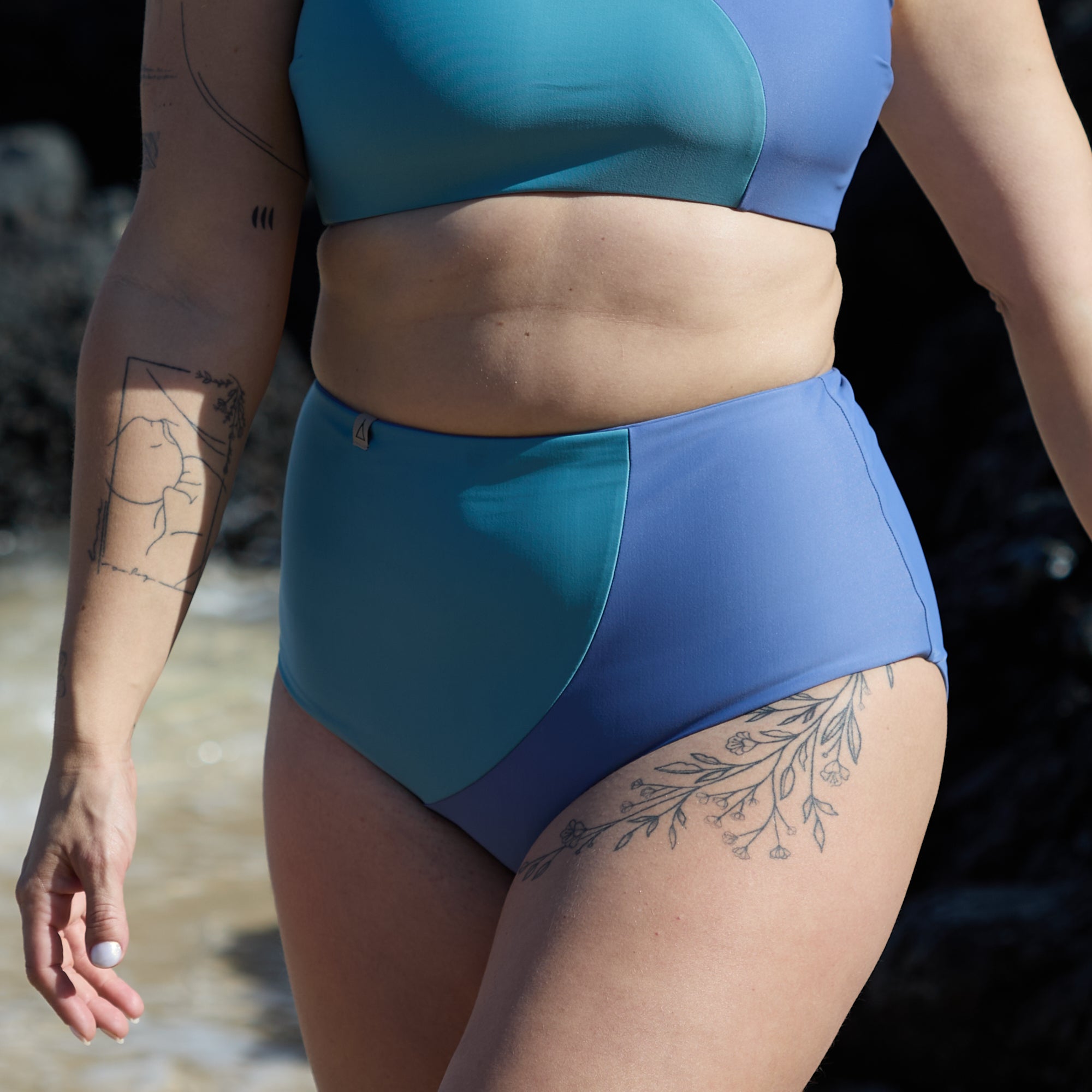 Eco+ Limited Edition Wendbare High Waist Bikini Hose PURE Eisblau Lavendelblau