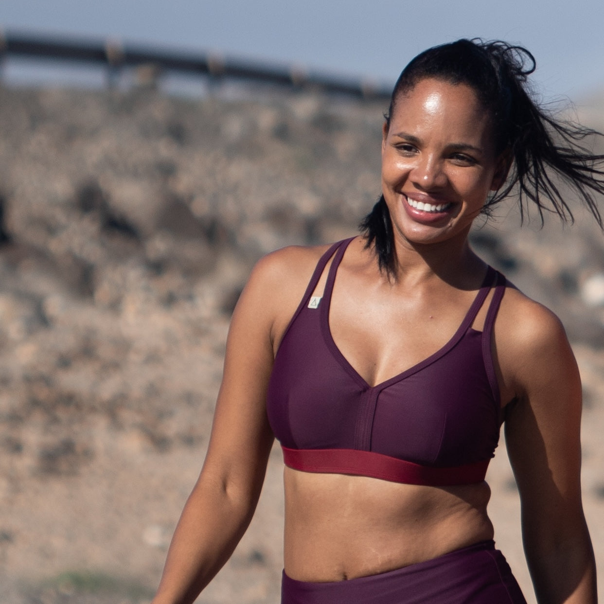 Sportbikini Oberteil WILD Beere Dunkelrot