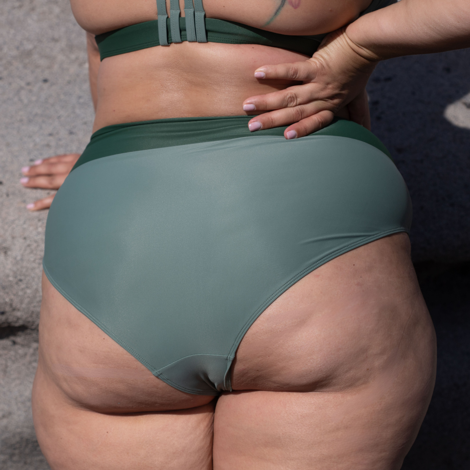 Soft High Waist Bikini Hose FEEL Khaki Moosgrün